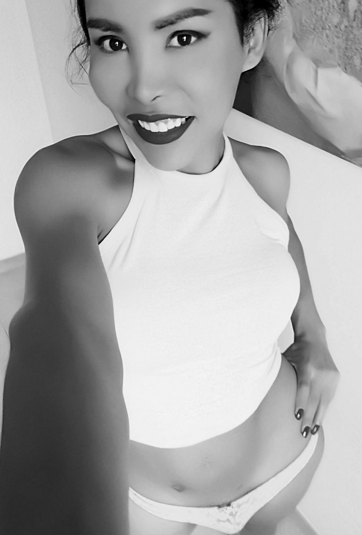 Beautiful Shemale - foto 11