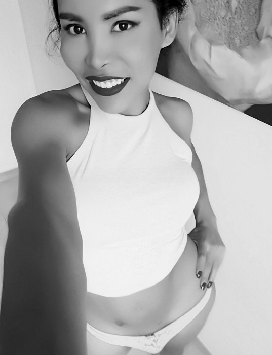 Beautiful Shemale - foto 12