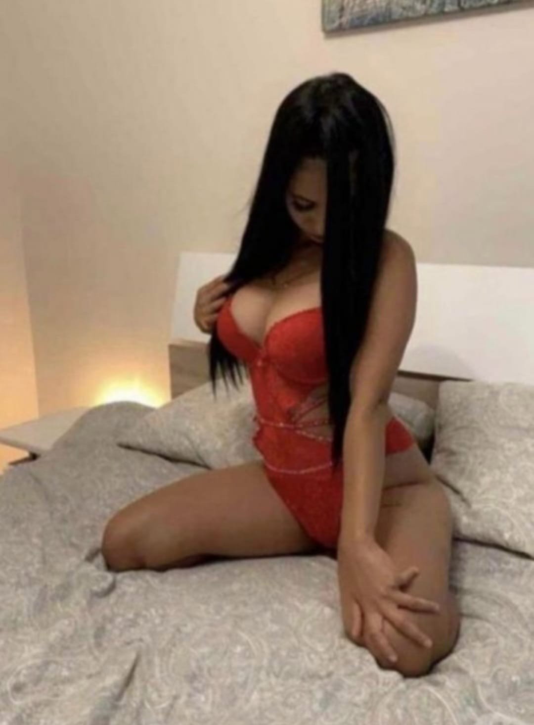 Hot Anila - photo