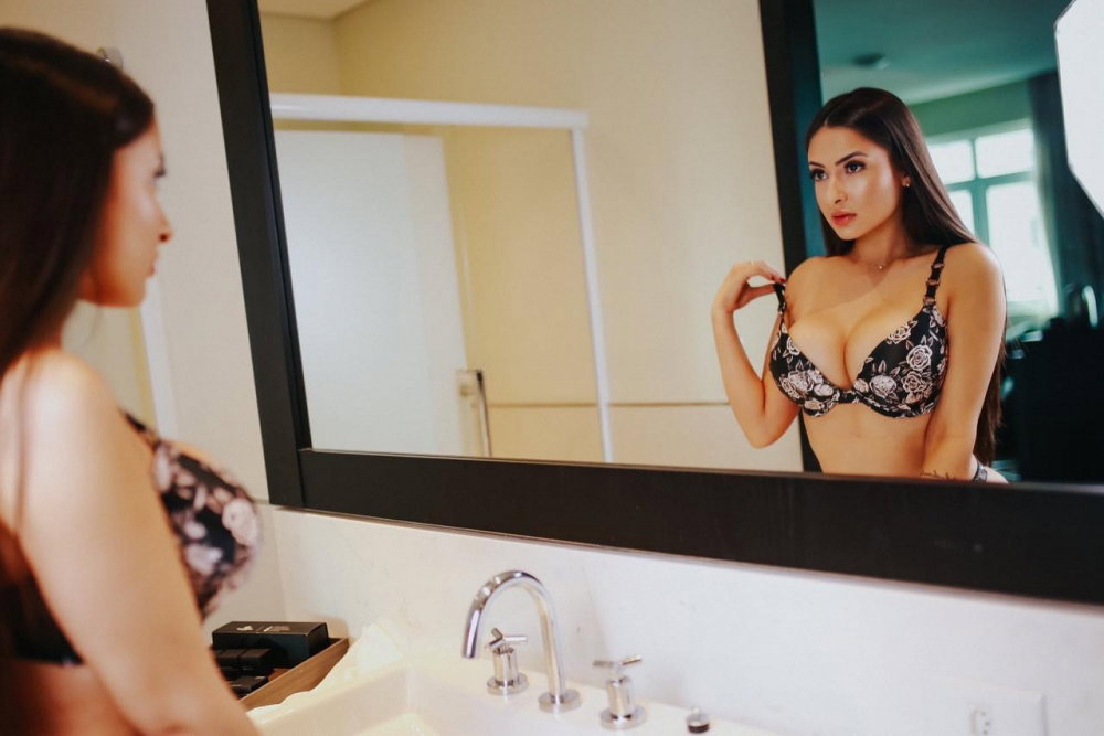 Sabrina - photo 2