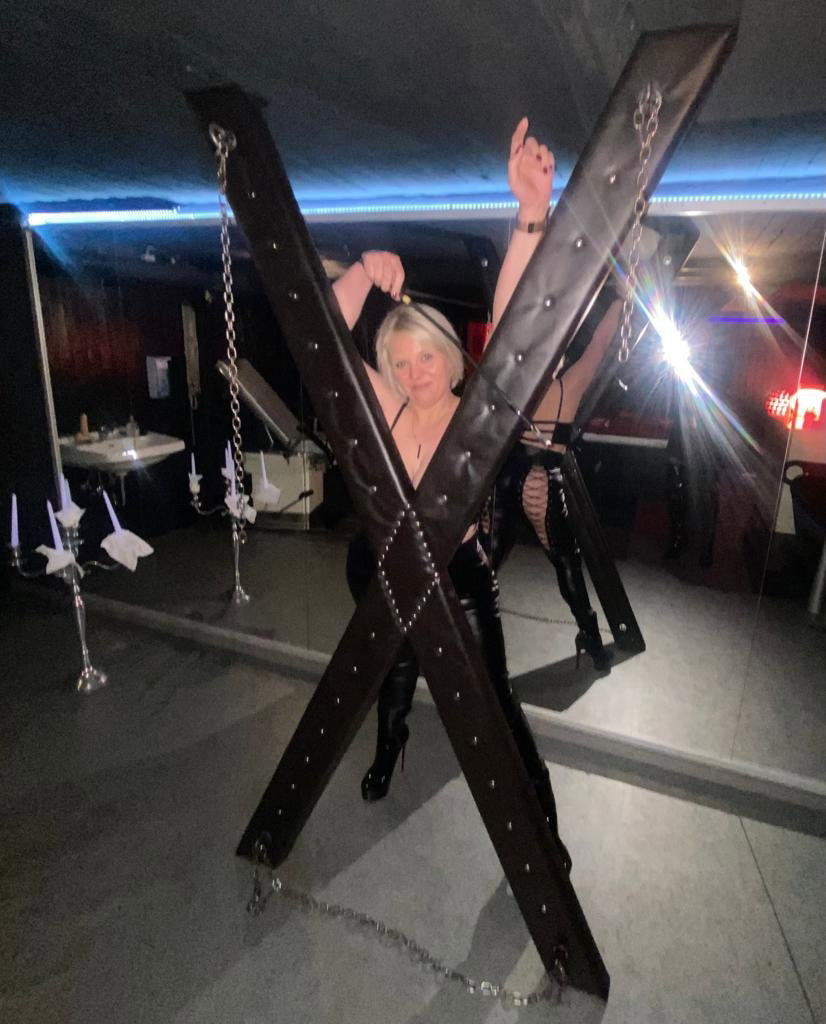 Mistress Mona - photo