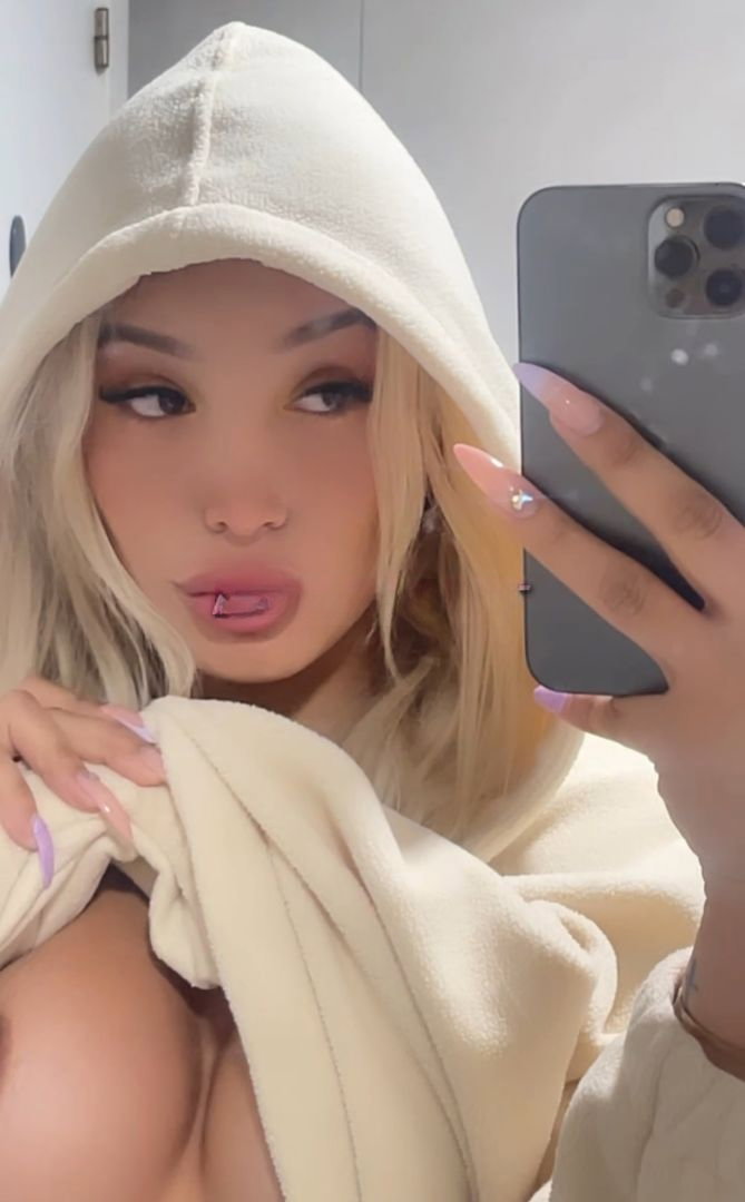 Violet Navarro - foto 11