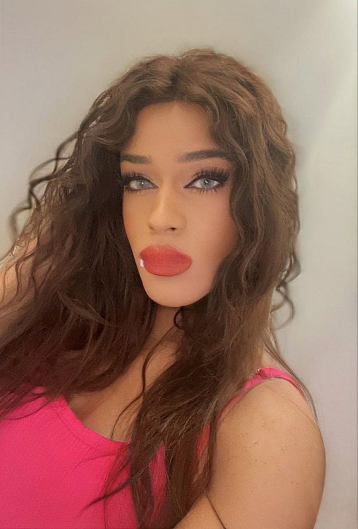 Ts Rihanna XXL - foto