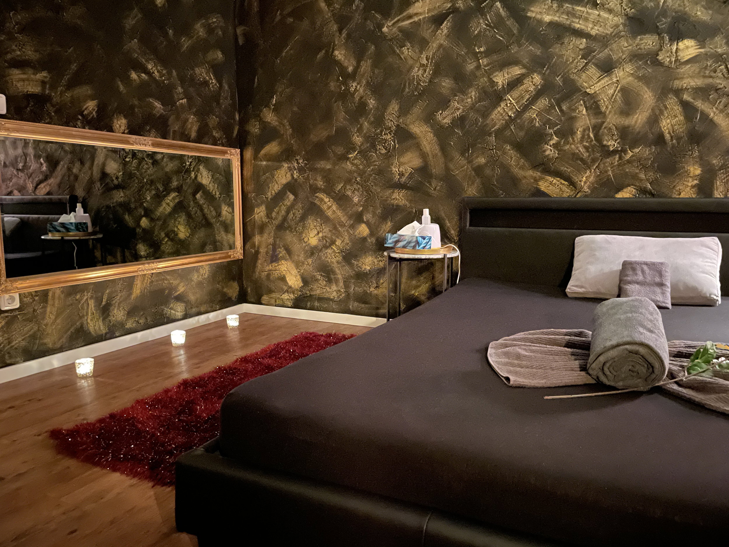Opium Massage - photo