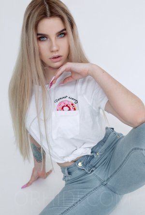Danielle - photo