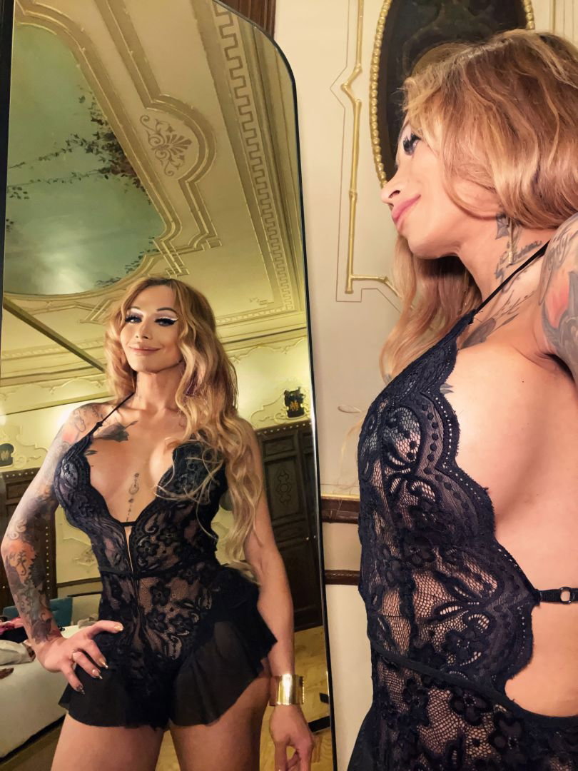 Alexandra Montenegro - foto 7