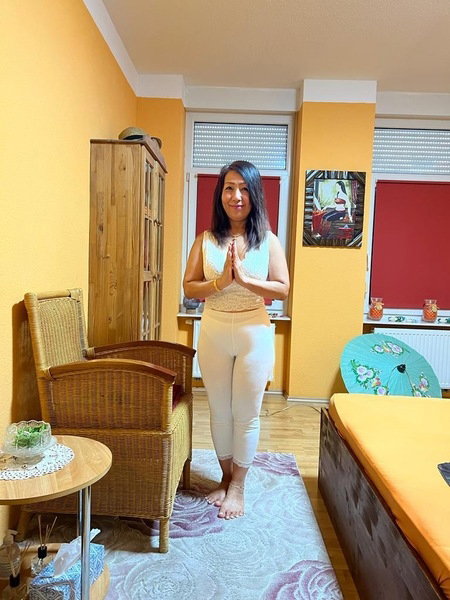 Lynn Erotische Massage Mit Nippelspiel - photo