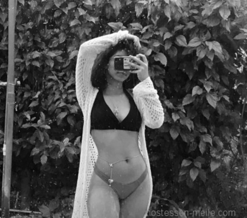 Hot Sarah - photo
