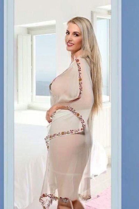 Mercedes - photo 2