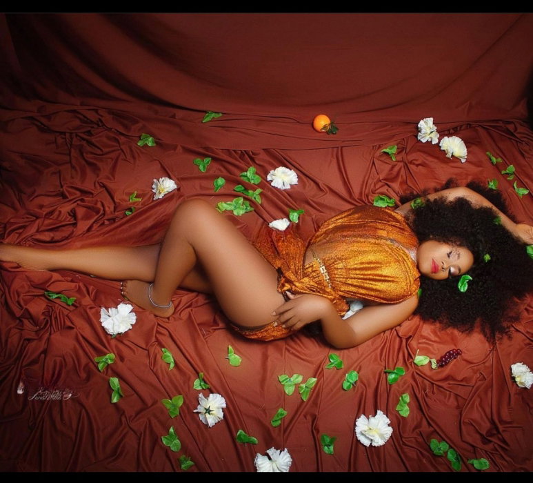 Melanin chick - foto