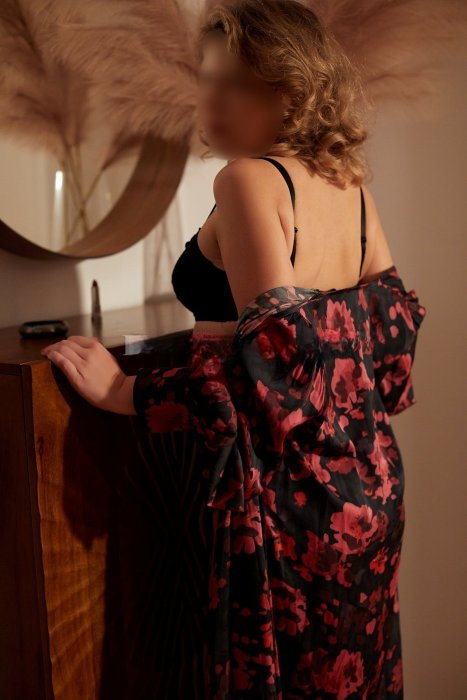 Julia Charming - foto 5