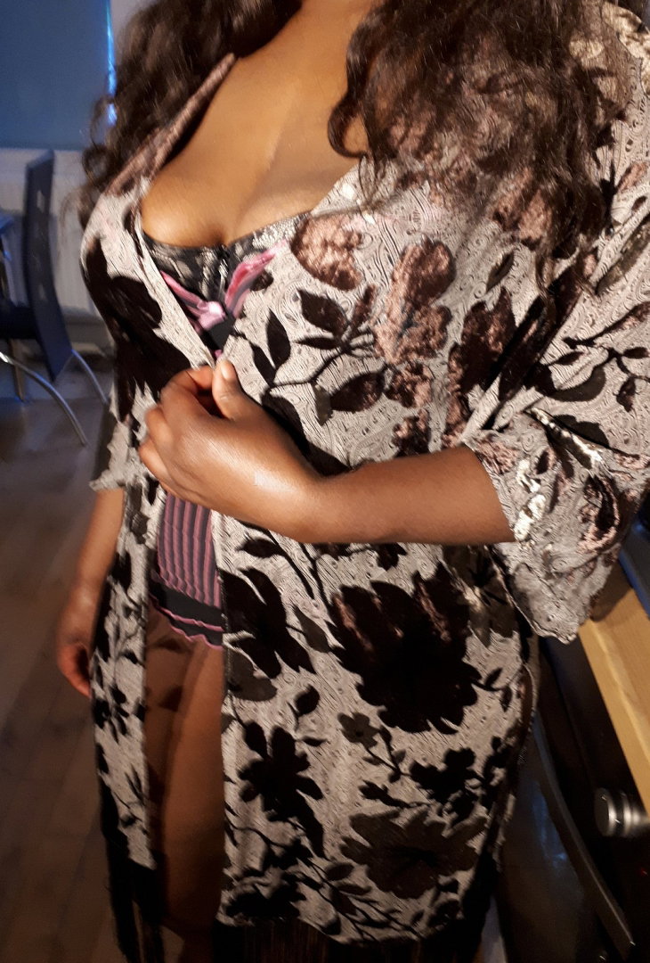 Ebony bouncy booty - photo 2