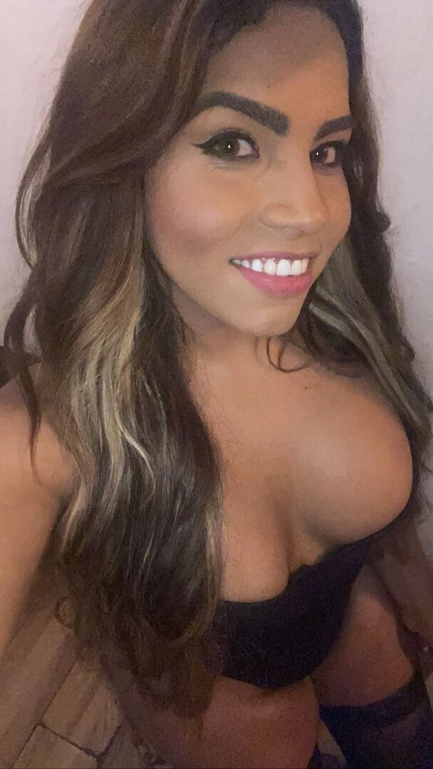 Trans Barbara Molly1 - photo