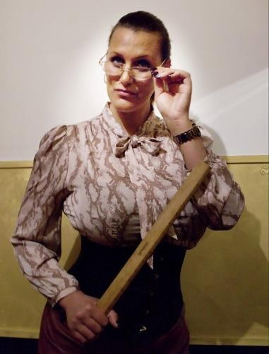 Yvonne Nice - photo