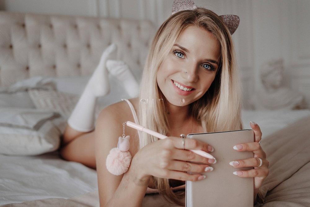Sofi Goldfinger Pornstar - photo 7
