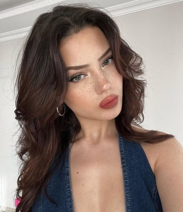 Tilde - photo