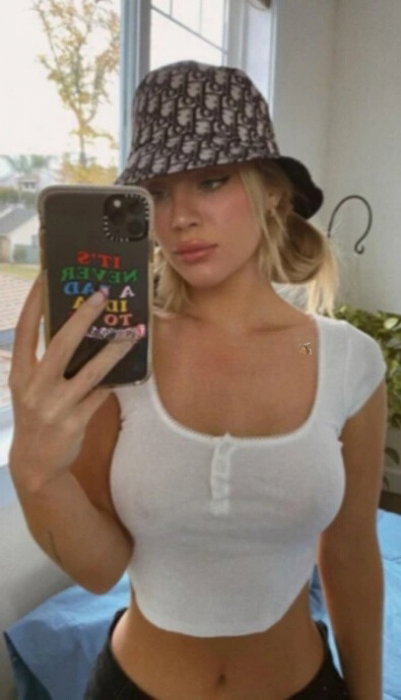 Ellyn - foto 2