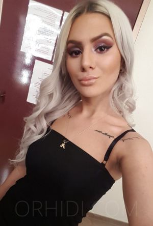 Julia - photo
