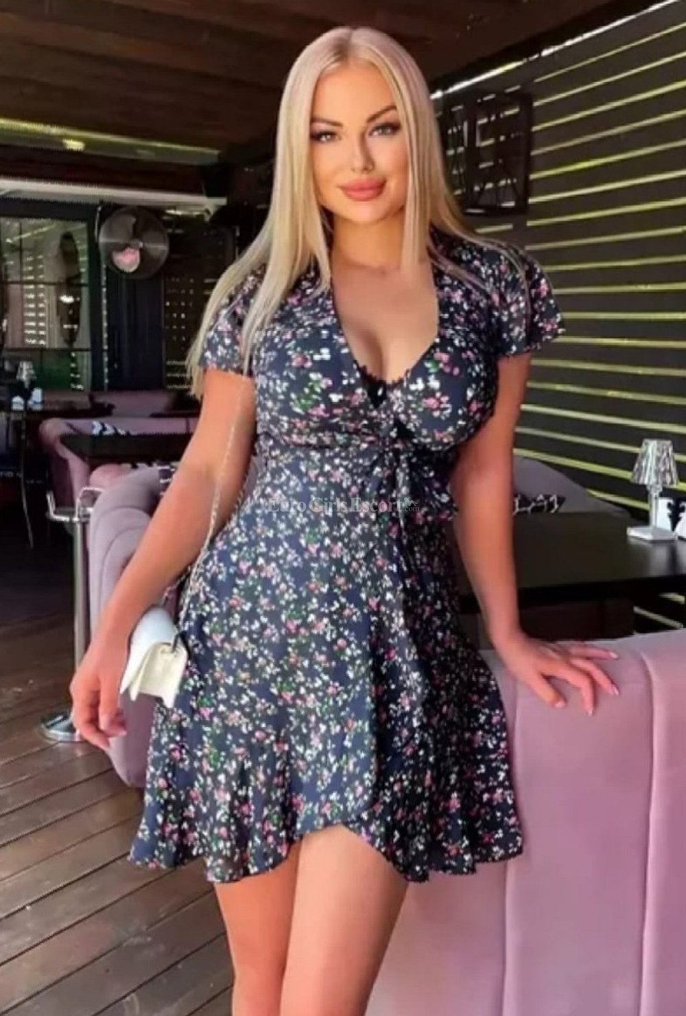 Sabrina - photo 3