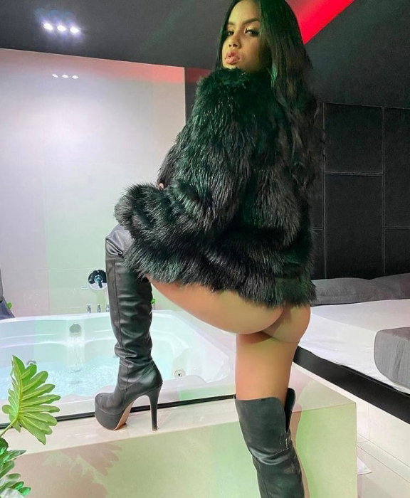 Lorena Scarlet - photo 14
