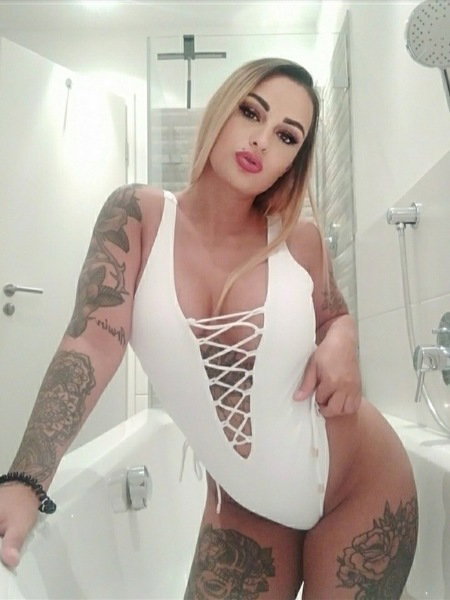 Bella - photo