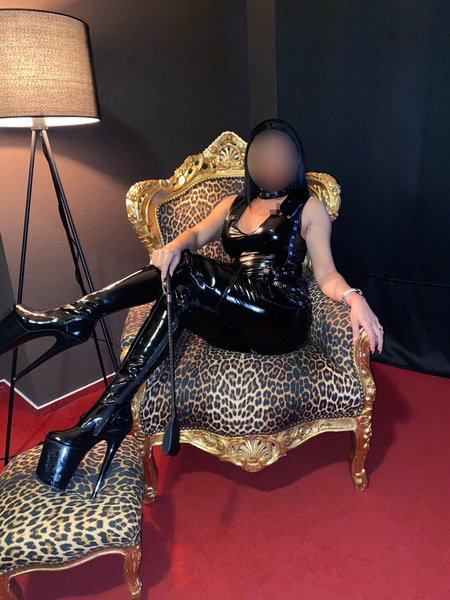 Lady Emmi - photo