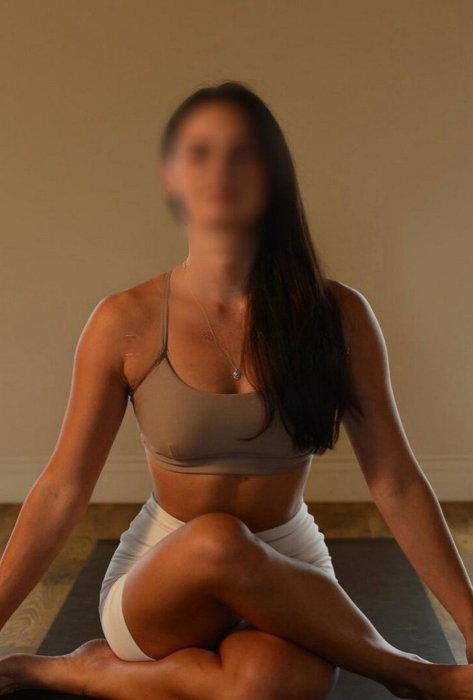 Elle James - photo