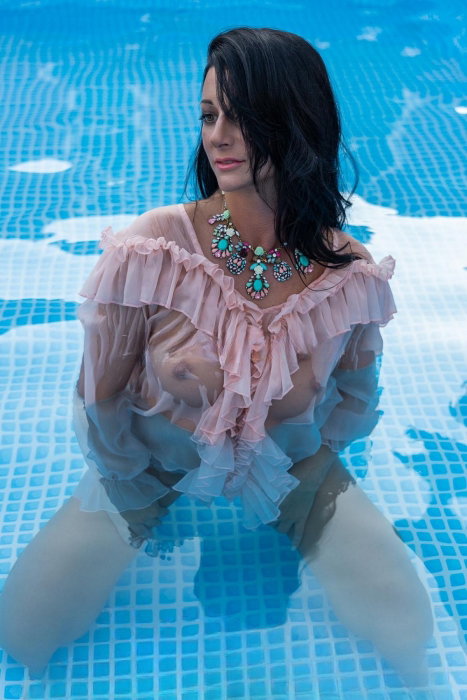 Adriana - photo 4