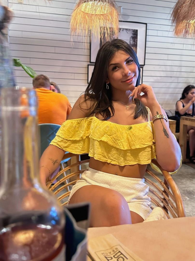 Emily - photo 15
