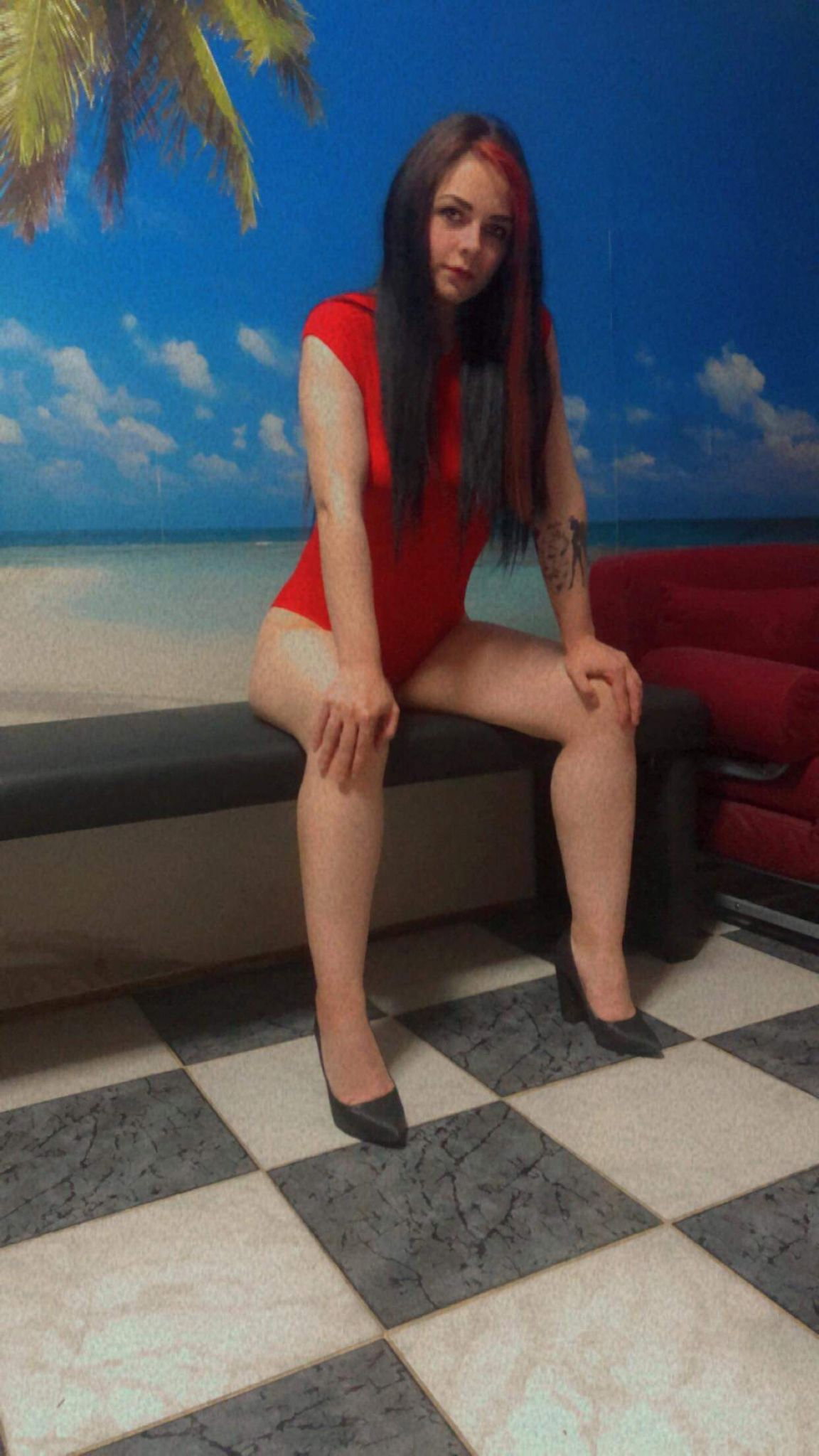 Ariana 19 Hot Top - foto