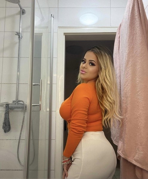 Karina 140m Aus Italien - photo