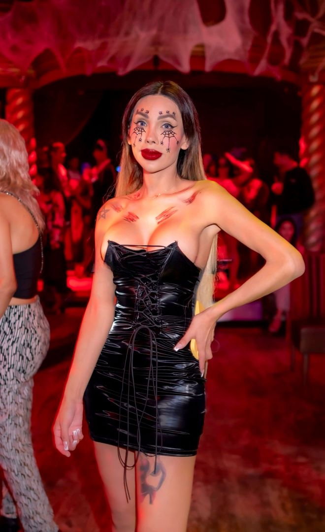 Mia K - photo 6