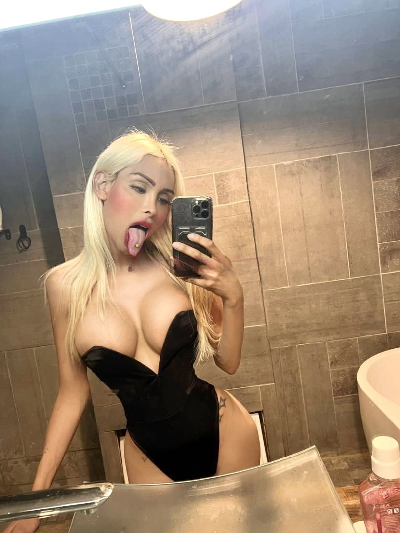 Mia K - photo 15