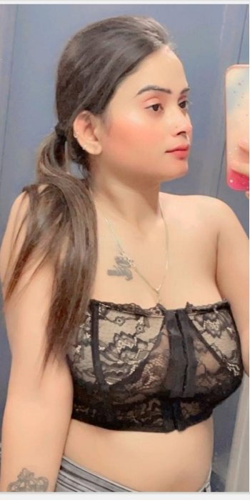 Roma Malhotra - photo