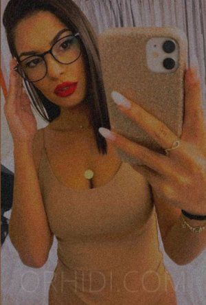 Deanna - photo