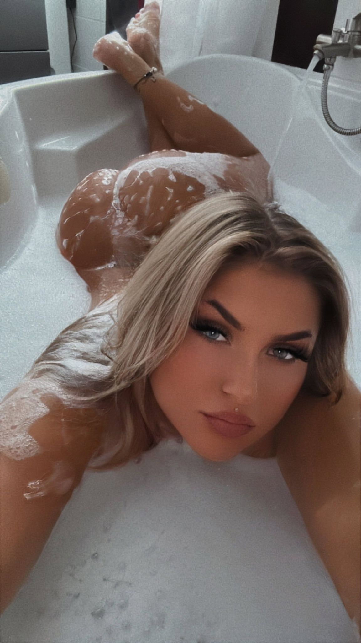 Blondi96 - photo