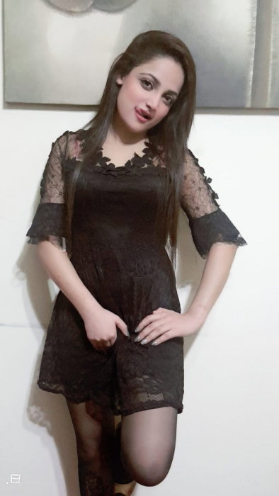 Riya Kapoor - foto 3
