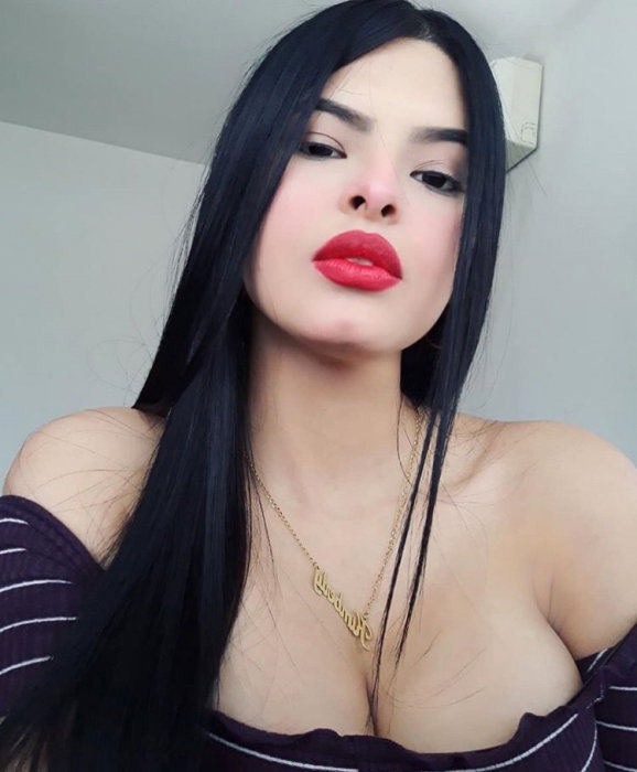 Pamela hot - foto 2