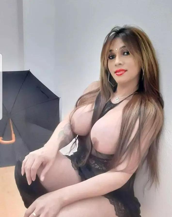 The Queen Valeria Ts Original 100 23x12 Real - photo