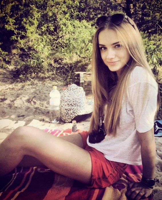 Justina - photo 6