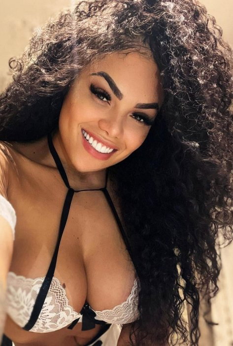 Luna Feraz - photo