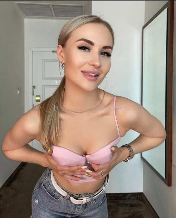 Veronika - photo 2