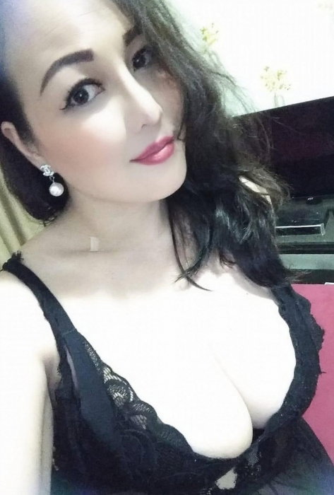 Juli - photo
