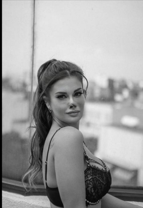 Laura - foto 2