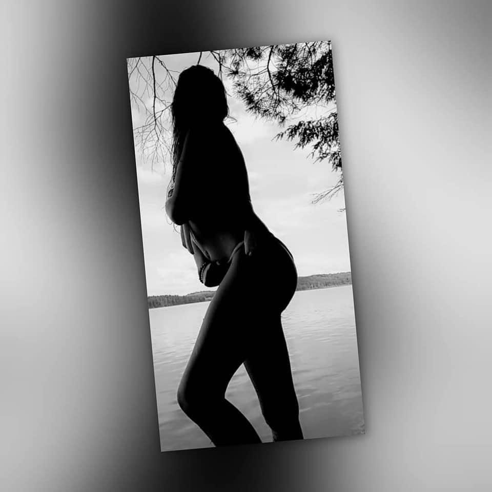 Naughtyvicky - photo