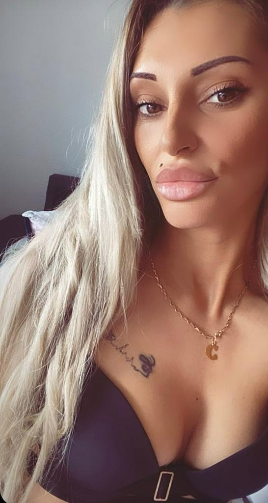 Blonde Beauty Amalia - photo