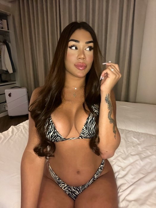 Dianna Shanghai - photo