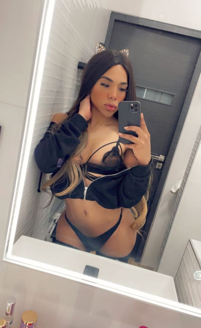 Nicole Foxx - photo 2