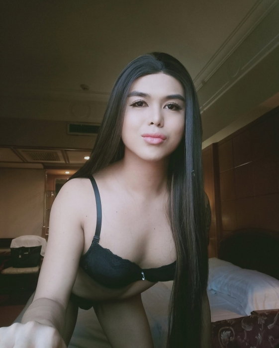 Ladyboy Manika - photo