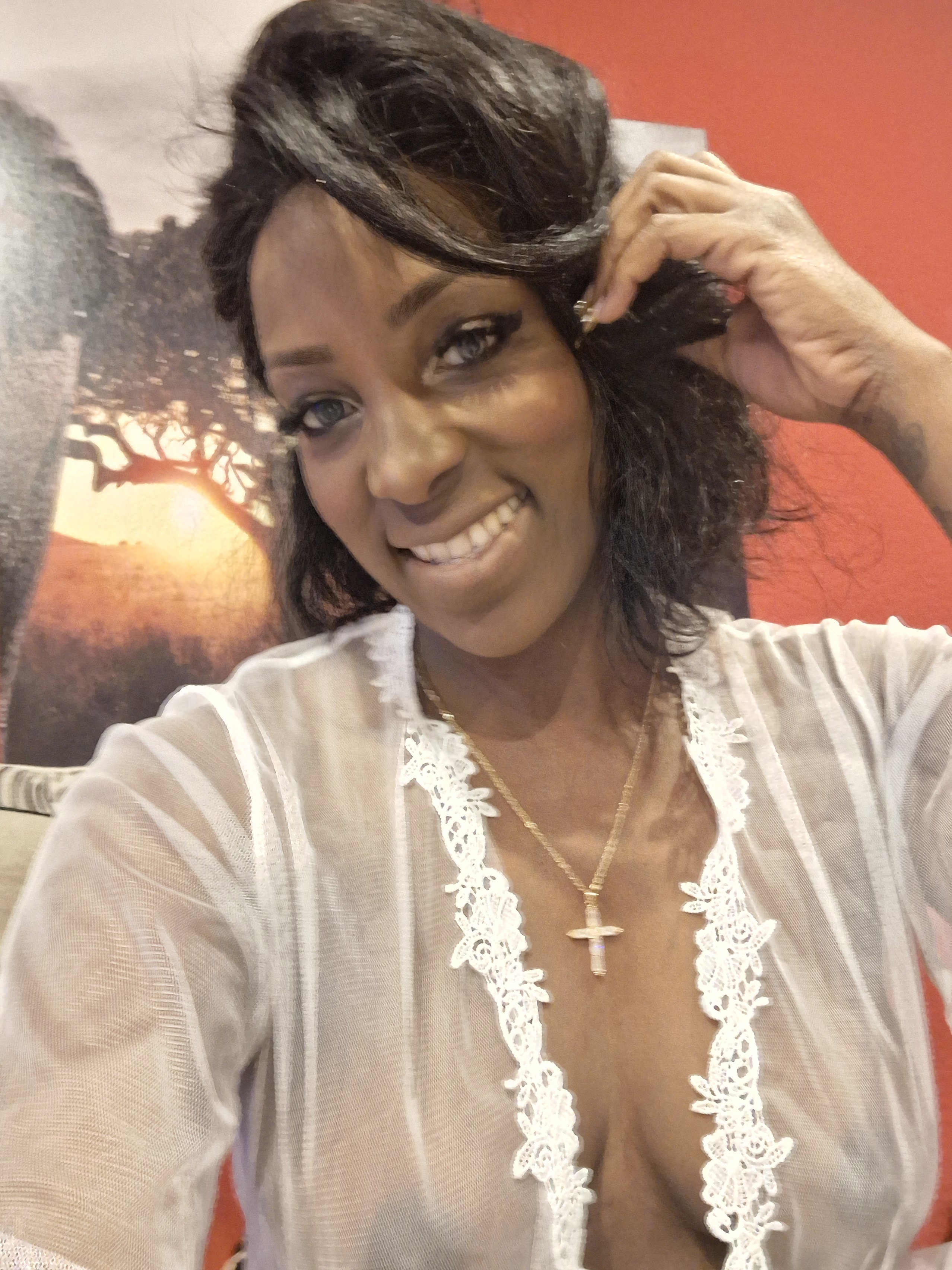 Stephany - photo 2